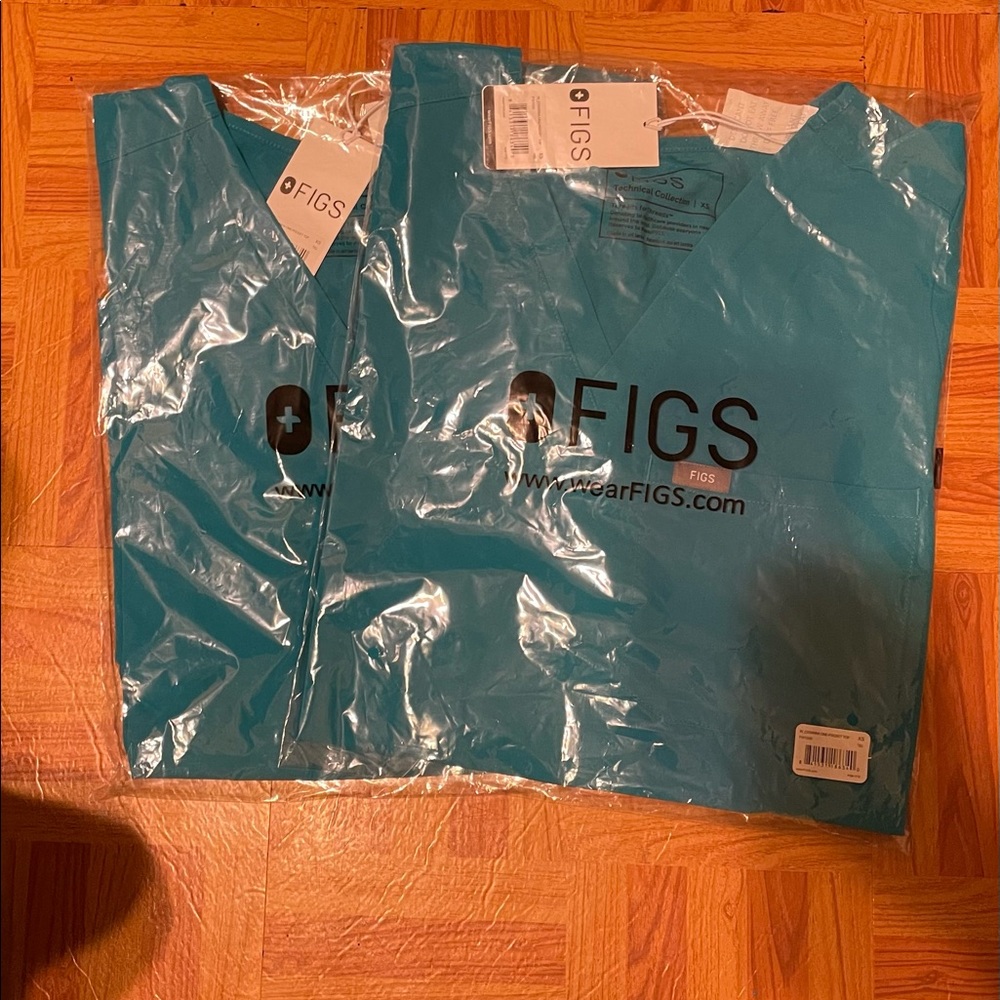 FIGS XS Catarina, XS Livingston pants,